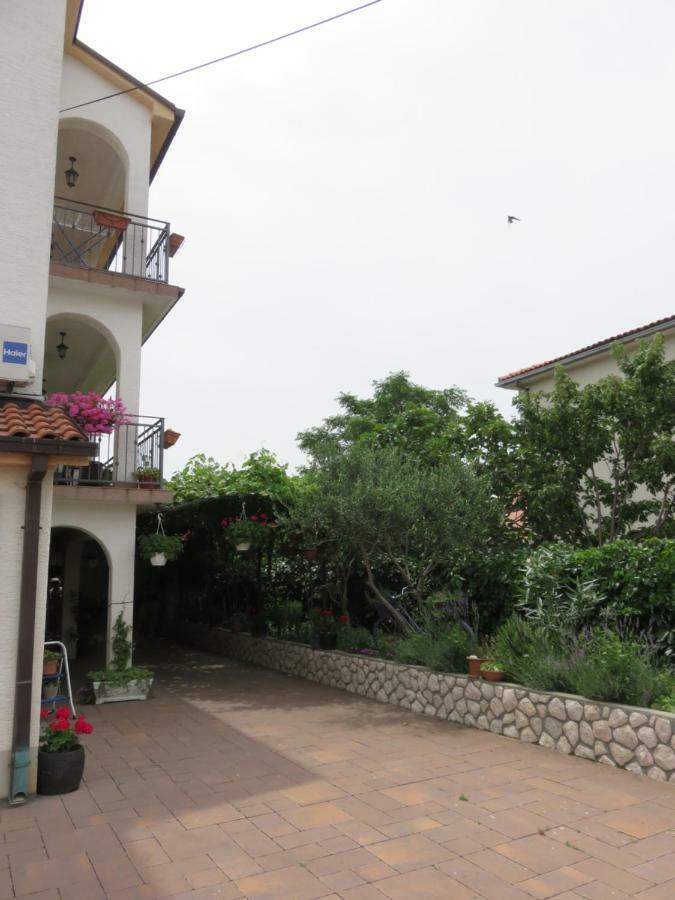 Apartments Casper Novi Vinodolski Kültér fotó