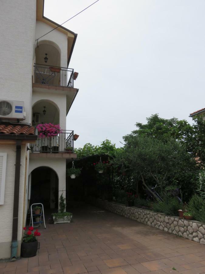 Apartments Casper Novi Vinodolski Kültér fotó